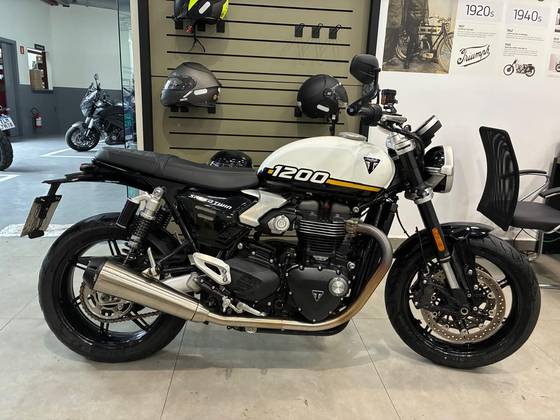 TRIUMPH SPEED TWIN 